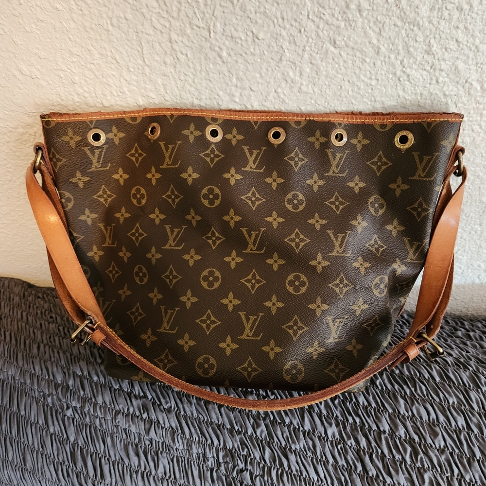 LOUIS VUITTON PETIT NO DRAWSTRING SHOULDER BAG MONOGRAM M42226 872FC 54596